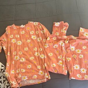 Floral women’s Pajamas Set - Pink and White